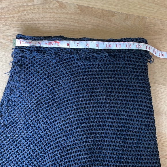 IRO sz 38 mini skirt. Knit overlay with frayed hem. - Picture 10 of 10